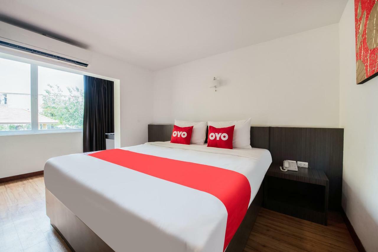 Oyo 257 Sea Paradise Hotel Sattahip Exterior photo