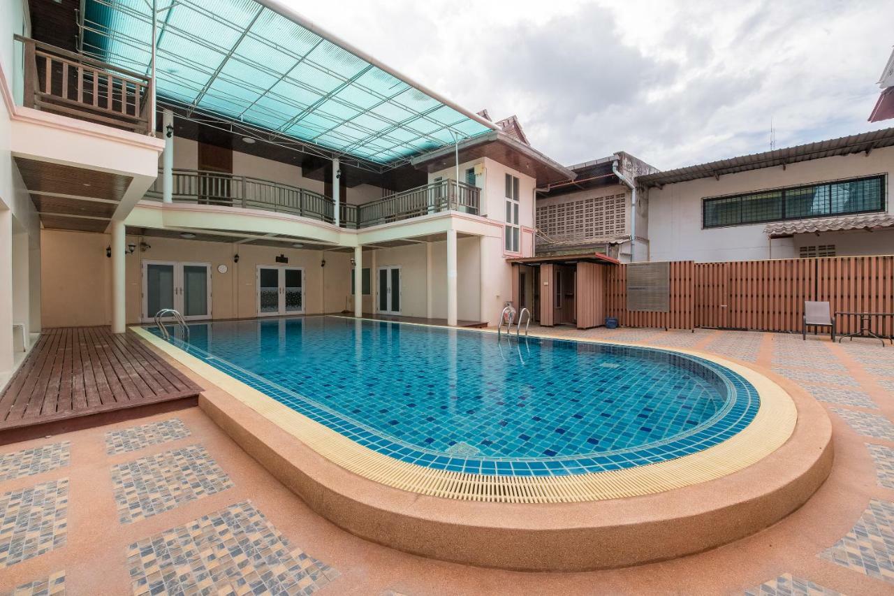 Oyo 257 Sea Paradise Hotel Sattahip Exterior photo